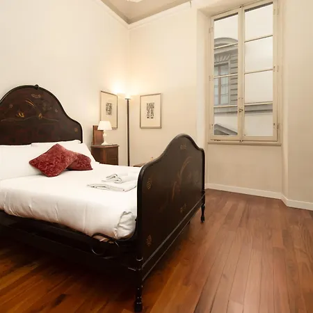 Frescoed Duomo Retreat Appartement