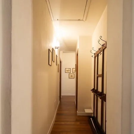 Appartement Frescoed Duomo Retreat