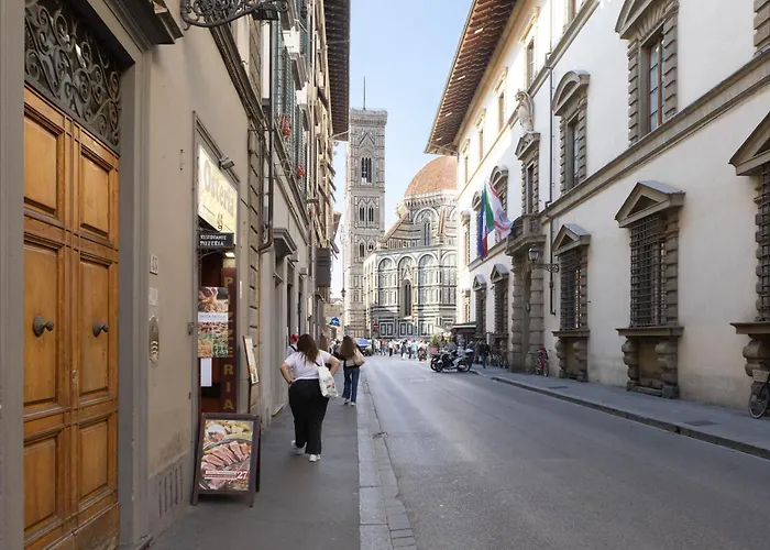 Frescoed Duomo Retreat Appartement *