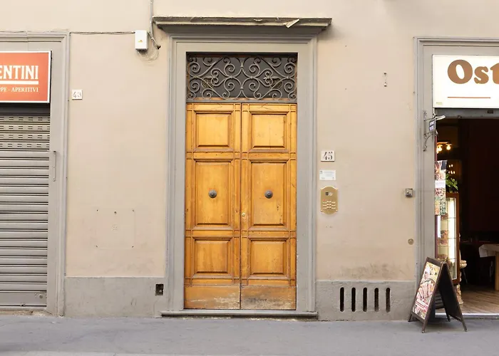 Frescoed Duomo Retreat Florence